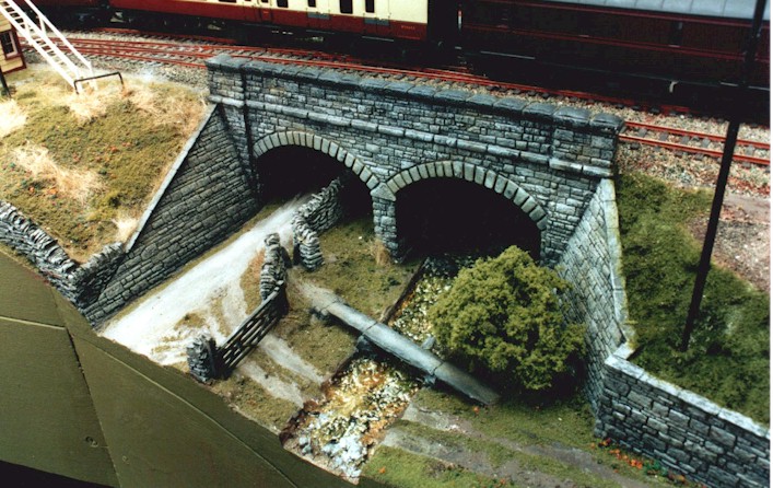  I was lucky with the gate; the excellent
 Peco moulding is a perfect replica of
 gates found in West Yorkshire! 